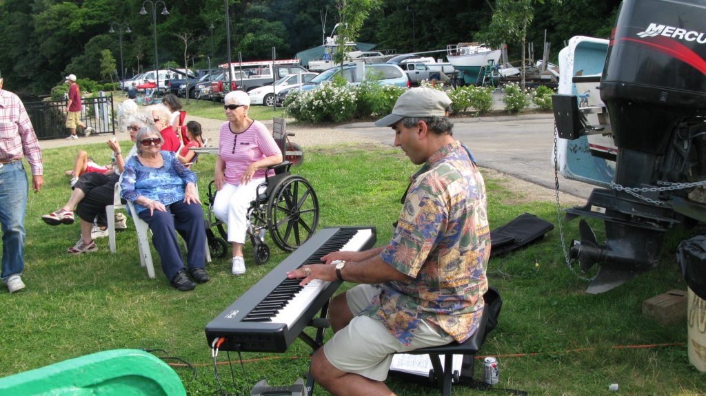 pianoman.jpg